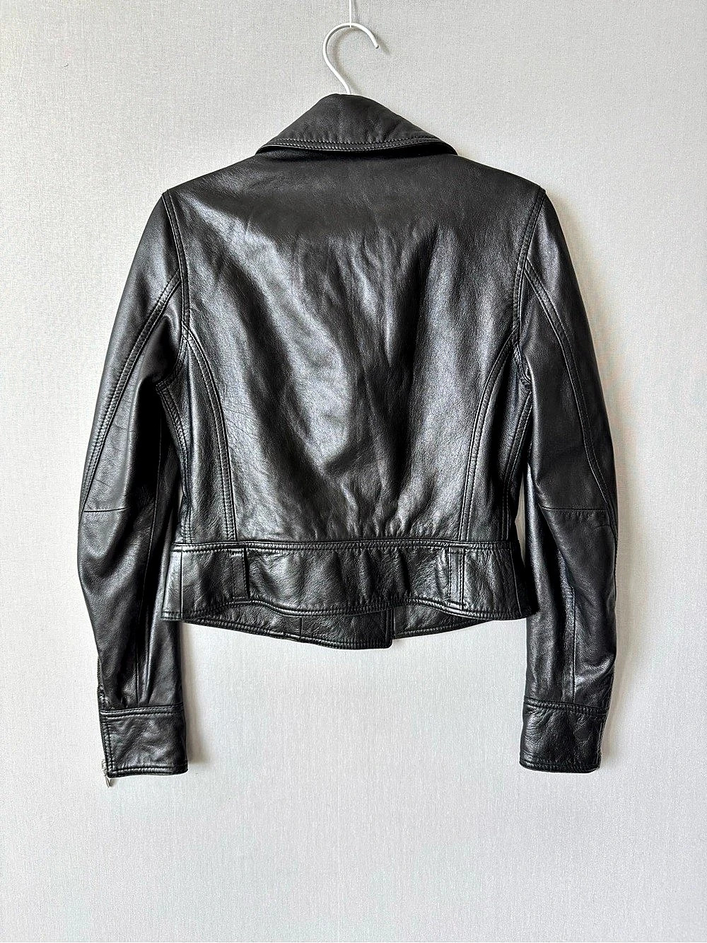 Max&Co. Black Leather Moto Jacket with Zipper and Strap Details - Size 4US - Picture 3 of 8